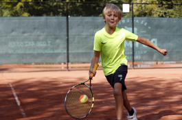 tenniskids oranje forehand (1)