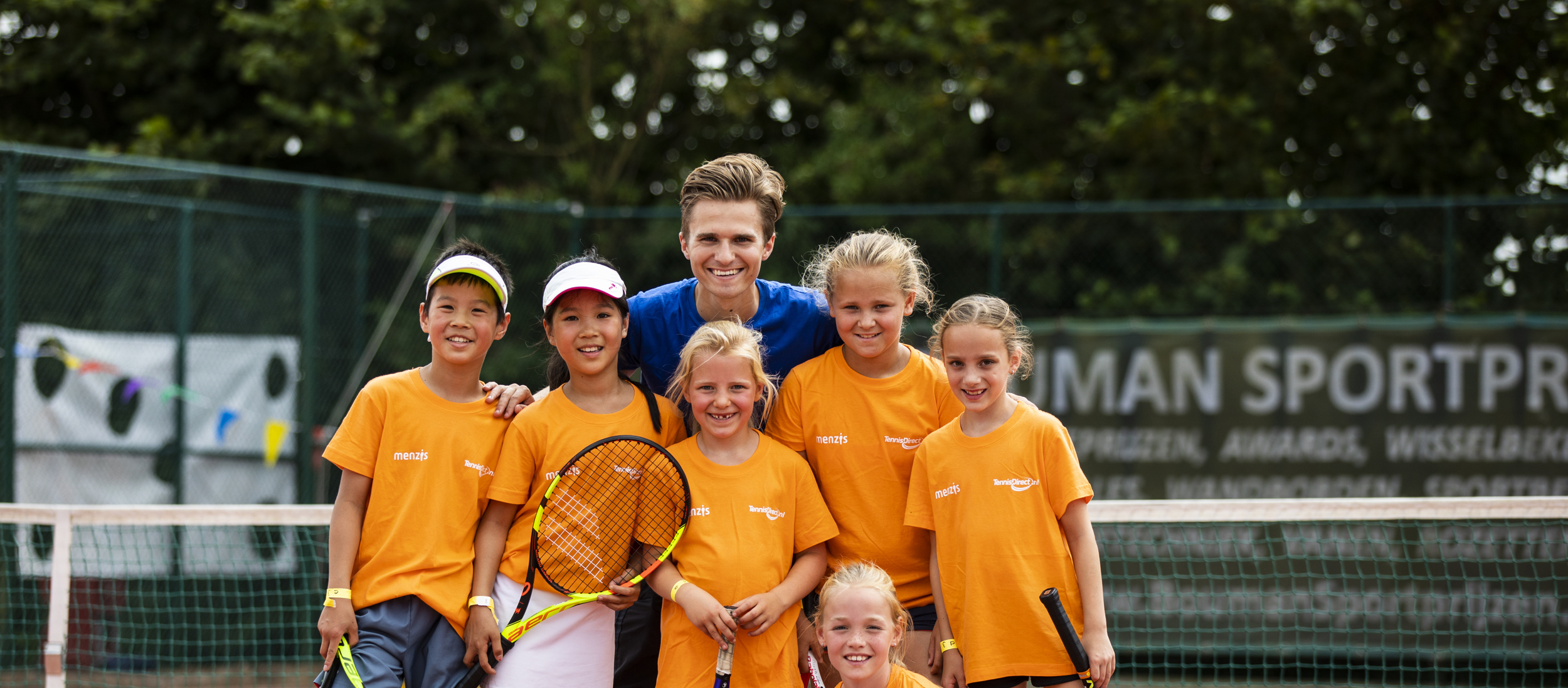 tenniskids oranje groepsfoto